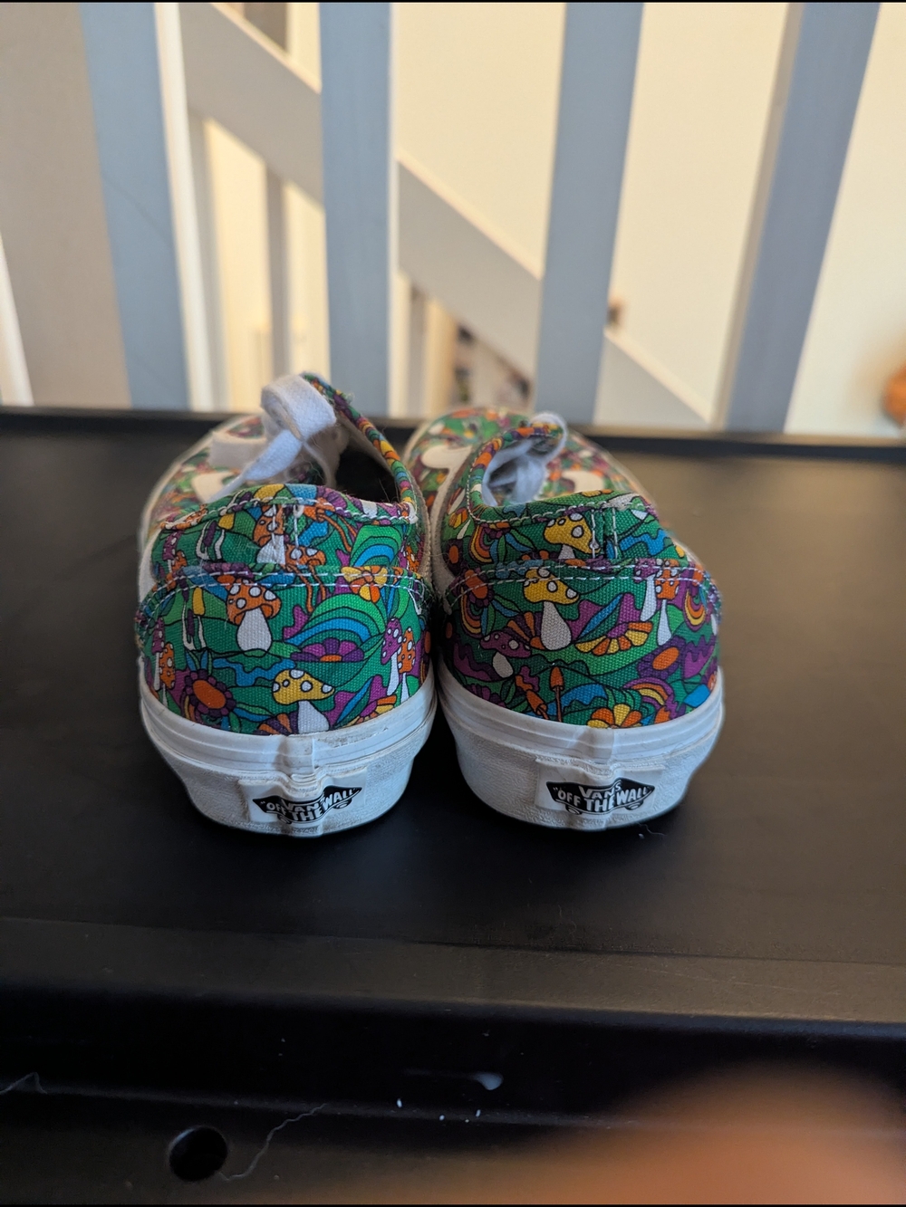Psychedelic Mushroom Low-Top Vans - Picture 4 of 5